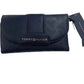 Cartera Tommy Hilfiger con broche al frente